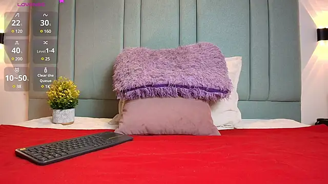 Snapshot of Chloe_Cherry21 chatting on 03/06/25, 09:14 Chloe Cherry21 online show from 03/06/25, 09:14