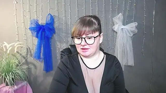 ZannaDreil online show from 11/25/25, 07:14