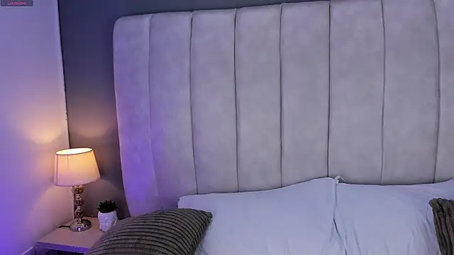 AvyMilton online show from 12/14/25, 11:59