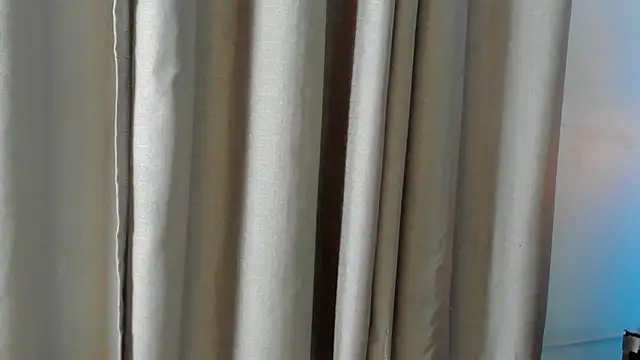 melody suarez online show from 01/04/25, 01:42