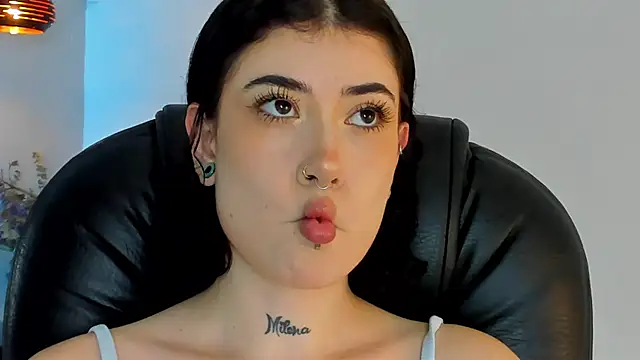 melody suarez online show from 01/05/25, 08:21