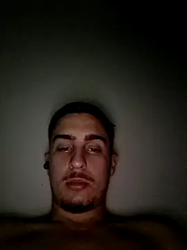 Snapshot of Ribeiro2313 chatting on 05/15/26, 01:12 Ribeiro2313 online show from 05/15/26, 01:12