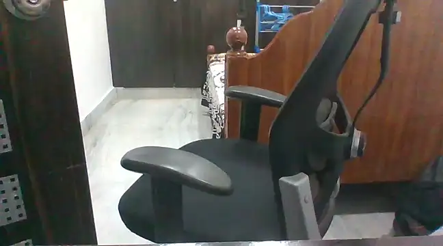 Snapshot of divyansh_hyderabadi chatting on 12/10/24, 11:00 divyansh hyderabadi online show from 12/10/24, 11:00