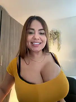 Snapshot of valeria2019hot chatting on 02/18/26, 02:02 valeria2019hot online show from 02/18/26, 02:02