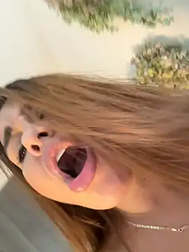 Snapshot of valeria2019hot chatting on 02/20/26, 06:19 valeria2019hot online show from 02/20/26, 06:19
