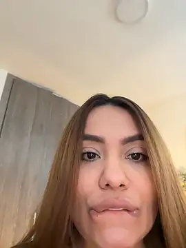Snapshot of valeria2019hot chatting on 02/26/26, 06:51 valeria2019hot online show from 02/26/26, 06:51