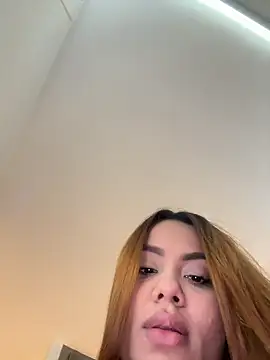 Snapshot of valeria2019hot chatting on 03/14/26, 03:28 valeria2019hot online show from 03/14/26, 03:28