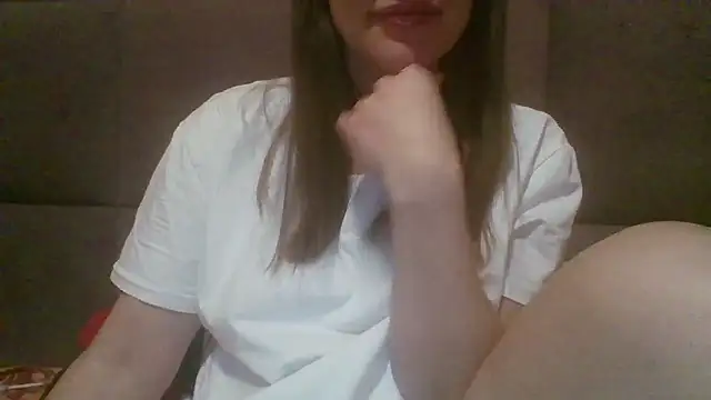 Snapshot of Sladkiegubki chatting on 02/21/25, 09:43 Sladkiegubki online show from 02/21/25, 09:43