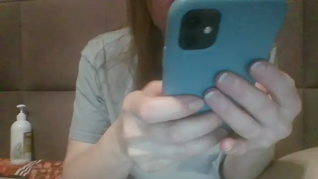 Snapshot of Sladkiegubki chatting on 03/17/25, 11:54 Sladkiegubki online show from 03/17/25, 11:54