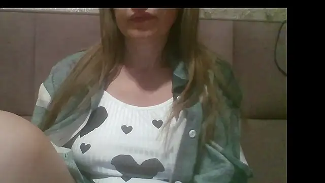 Snapshot of Sladkiegubki chatting on 09/24/25, 11:30 Sladkiegubki online show from 09/24/25, 11:30