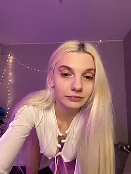 Snapshot of LoveLuna_ chatting on 02/20/25, 07:41 LoveLuna online show from 02/20/25, 07:41