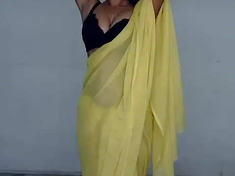 Snapshot of cute_sweeetu chatting on 03/18/25, 12:03 cute sweeetu online show from 03/18/25, 12:03