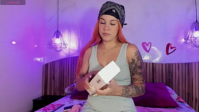 MelaniieRoux online show from 02/20/25, 06:02