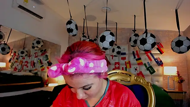 MelaniieRoux online show from 06/23/26, 07:45