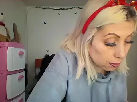 alixia81 online show from 12/10/24, 12:27