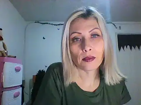 alixia81 online show from 12/16/24, 11:18