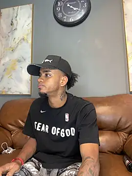 AaronCruz  online show from 01/24/25, 07:07