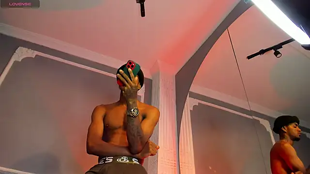 AaronCruz  online show from 09/10/25, 01:22