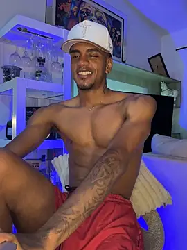 AaronCruz  online show from 10/05/25, 05:28