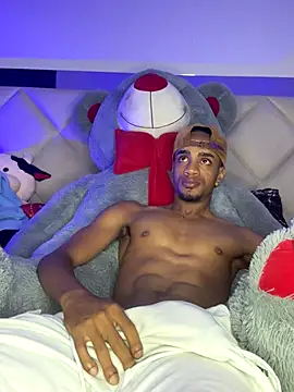 AaronCruz  online show from 10/17/25, 04:26