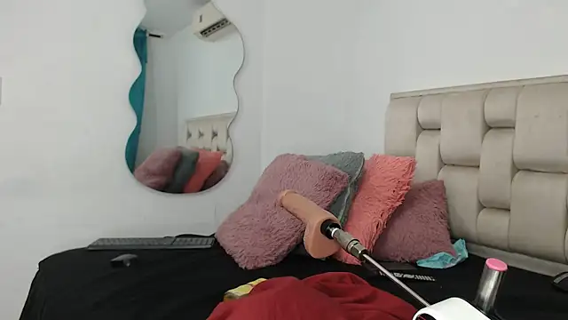 Roxy-Smith online show from 10/16/25, 12:22