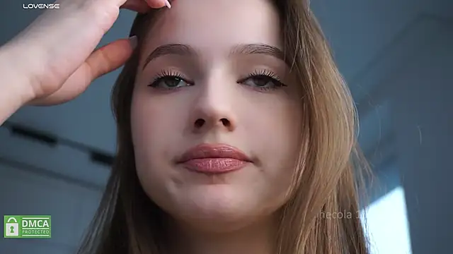 Snapshot of hecola chatting on 03/15/25, 11:19 hecola online show from 03/15/25, 11:19