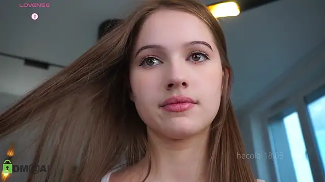 Snapshot of hecola chatting on 09/18/25, 01:13 hecola online show from 09/18/25, 01:13