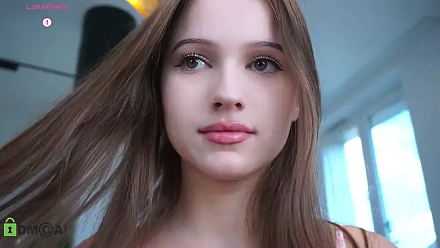 Snapshot of hecola chatting on 09/27/25, 10:42 hecola online show from 09/27/25, 10:42