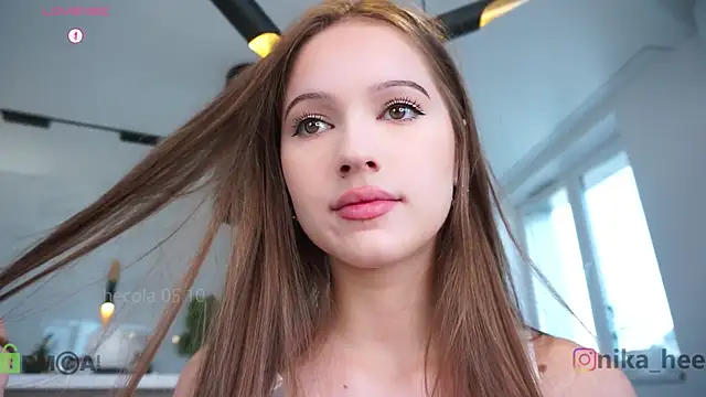 Snapshot of hecola chatting on 10/05/25, 09:18 hecola online show from 10/05/25, 09:18