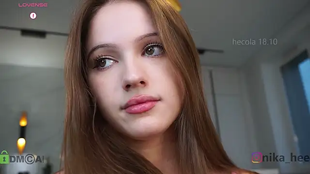 Snapshot of hecola chatting on 10/18/25, 12:50 hecola online show from 10/18/25, 12:50