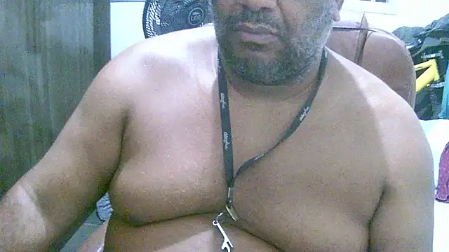 Snapshot of ulmo_br chatting on 02/15/26, 11:12 ulmo br online show from 02/15/26, 11:12