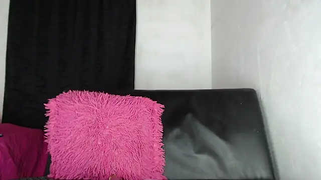 Snapshot of Catalinasexy_2 chatting on 02/13/25, 02:12 Catalinasexy 2 online show from 02/13/25, 02:12