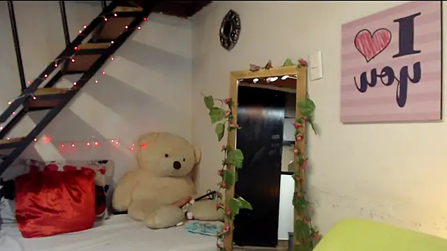 luna sky83 online show from 02/04/25, 10:10