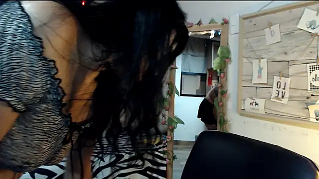 luna sky83 online show from 02/21/25, 01:22