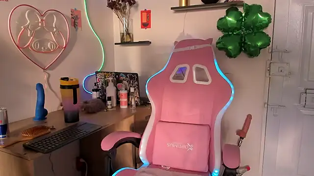 Snapshot of AlyRoses chatting on 03/21/25, 10:28 AlyRoses online show from 03/21/25, 10:28