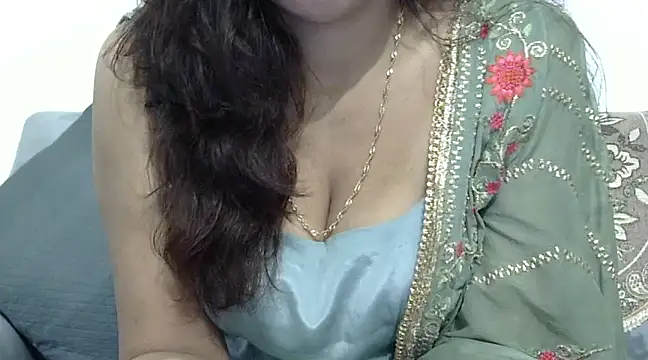 Snapshot of mishi_kaur chatting on 12/05/24, 12:19 mishi kaur online show from 12/05/24, 12:19