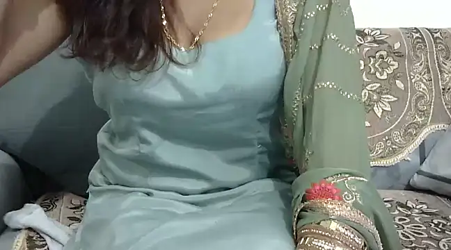 Snapshot of mishi_kaur chatting on 12/10/24, 02:59 mishi kaur online show from 12/10/24, 02:59