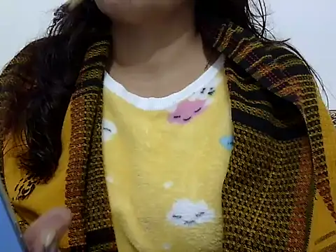 Snapshot of mishi_kaur chatting on 12/15/24, 12:38 mishi kaur online show from 12/15/24, 12:38