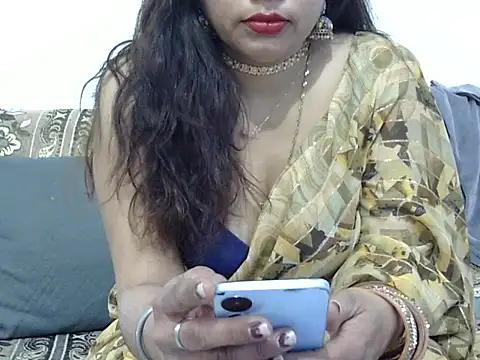 Snapshot of mishi_kaur chatting on 01/26/25, 10:23 mishi kaur online show from 01/26/25, 10:23