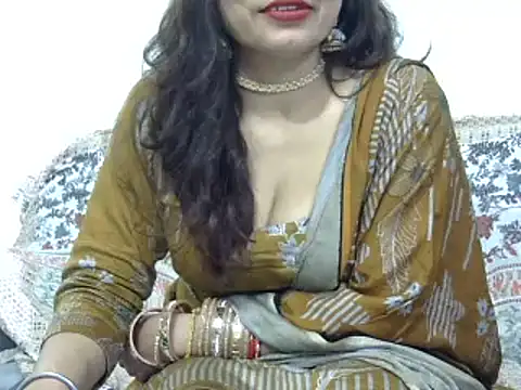 Snapshot of mishi_kaur chatting on 02/04/25, 06:04 mishi kaur online show from 02/04/25, 06:04