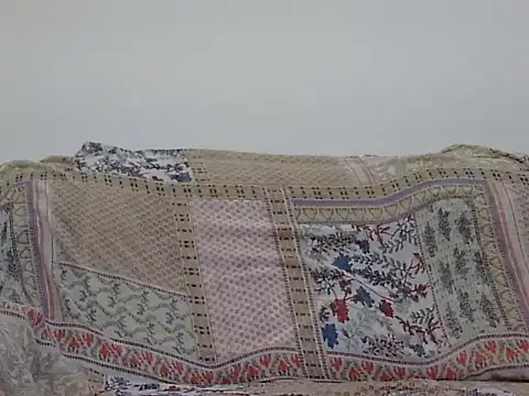 Snapshot of mishi_kaur chatting on 03/12/25, 05:02 mishi kaur online show from 03/12/25, 05:02