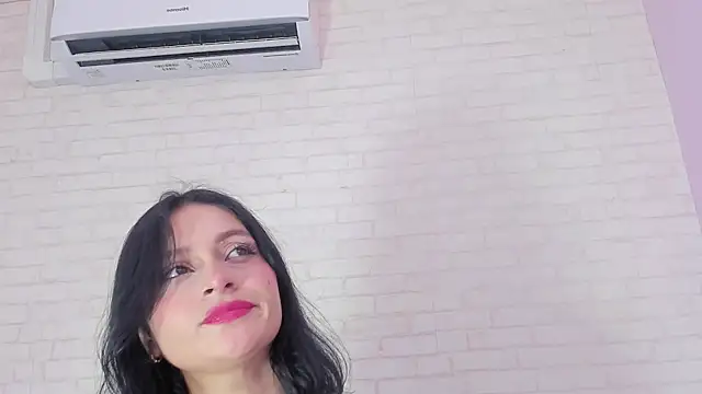 Snapshot of Tiffany_mendez chatting on 03/03/25, 12:05 Tiffany mendez online show from 03/03/25, 12:05