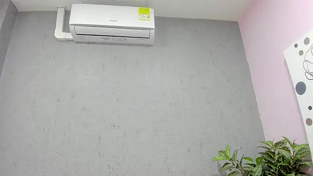 Tiffany mendez online show from 12/02/25, 12:10