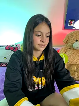 LucyEvans  online show from 11/19/25, 04:12