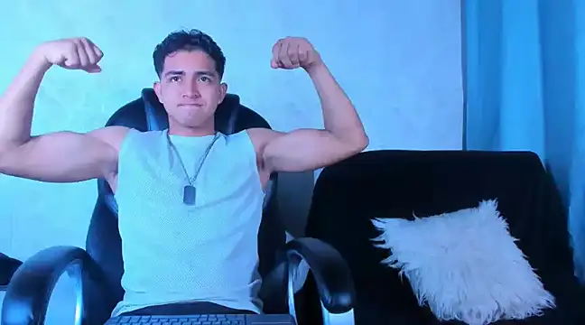 Snapshot of Muichiro_tokito1 chatting on 12/19/24, 04:13 Muichiro tokito1 online show from 12/19/24, 04:13