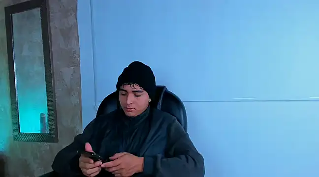 Snapshot of Muichiro_tokito1 chatting on 12/22/24, 04:39 Muichiro tokito1 online show from 12/22/24, 04:39