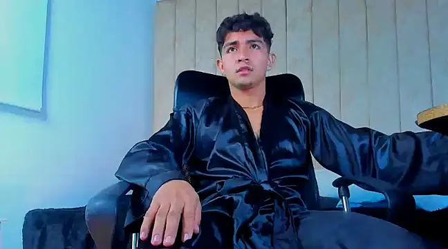 Snapshot of Muichiro_tokito1 chatting on 02/15/25, 07:27 Muichiro tokito1 online show from 02/15/25, 07:27