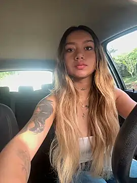 Snapshot of amanda-medrano1 chatting on 03/04/25, 01:49 amanda-medrano1 online show from 03/04/25, 01:49