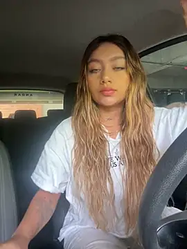 Snapshot of amanda-medrano1 chatting on 03/13/25, 02:01 amanda-medrano1 online show from 03/13/25, 02:01