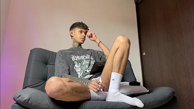 Saturno v online show from 03/17/25, 10:49